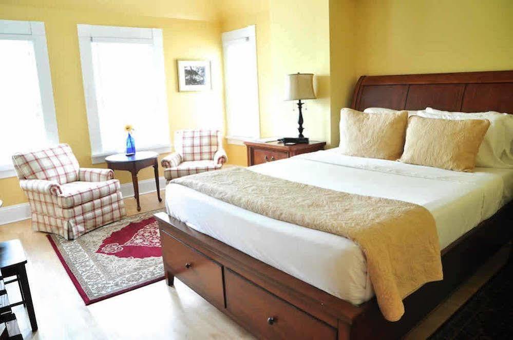Greenway House Bed And Breakfast Green Lake Екстериор снимка